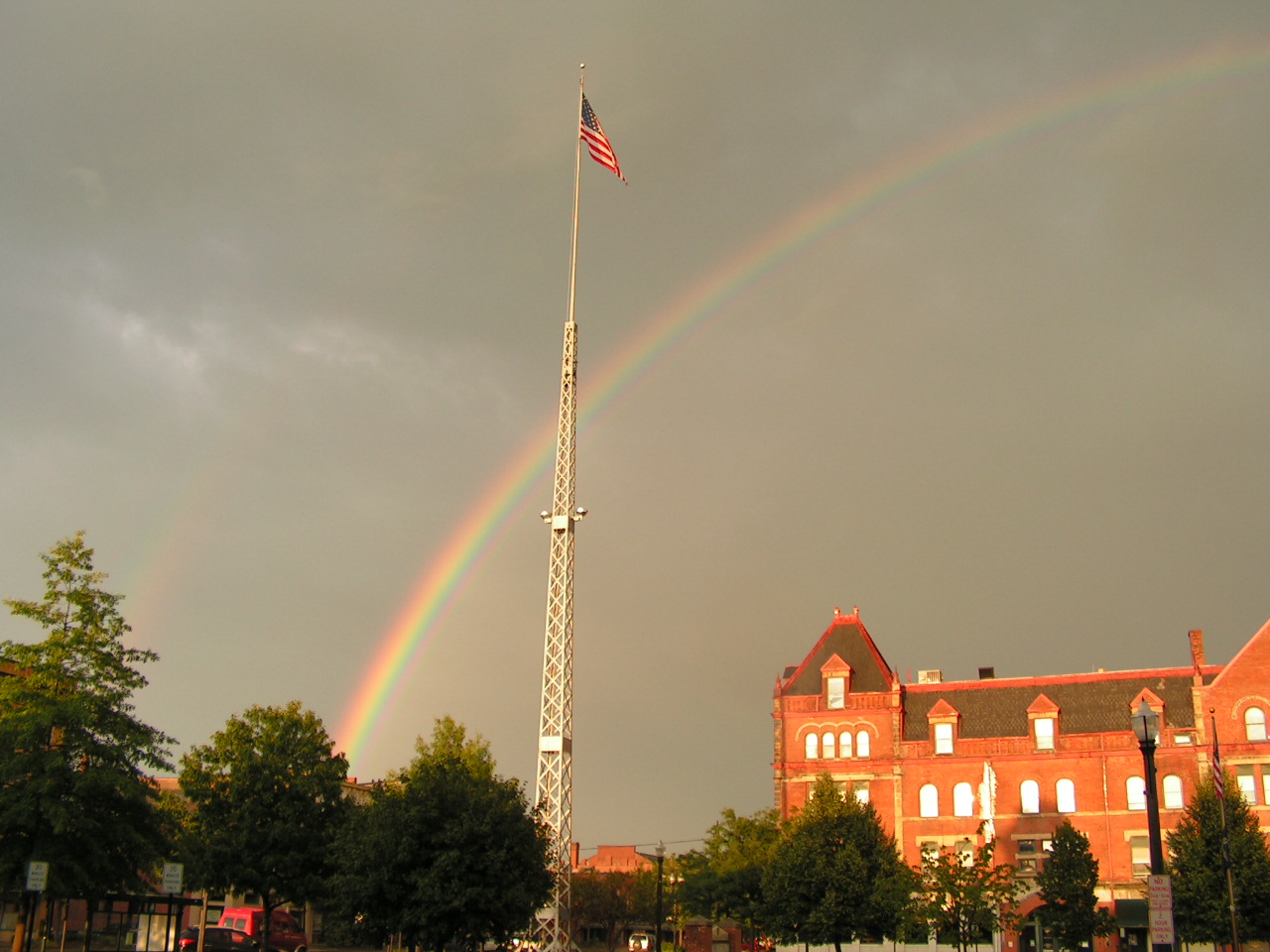 Photo of
the historic Ravenna OH flagpole from 2011 prior to its
restoration